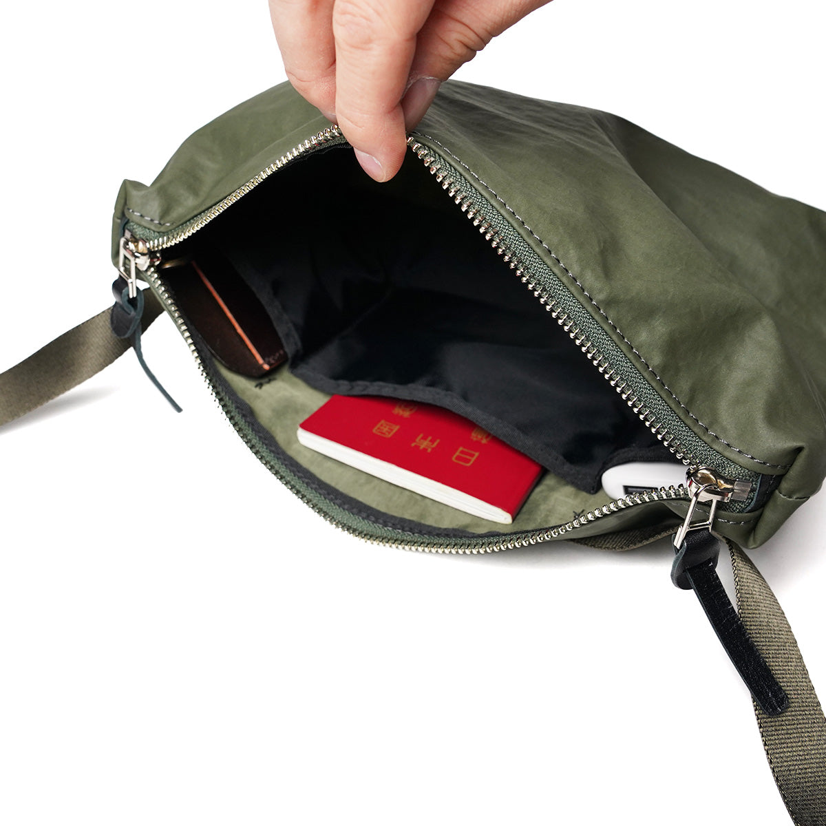 GRINZA Boat-Shaped Mini Shoulder Bag YNM680