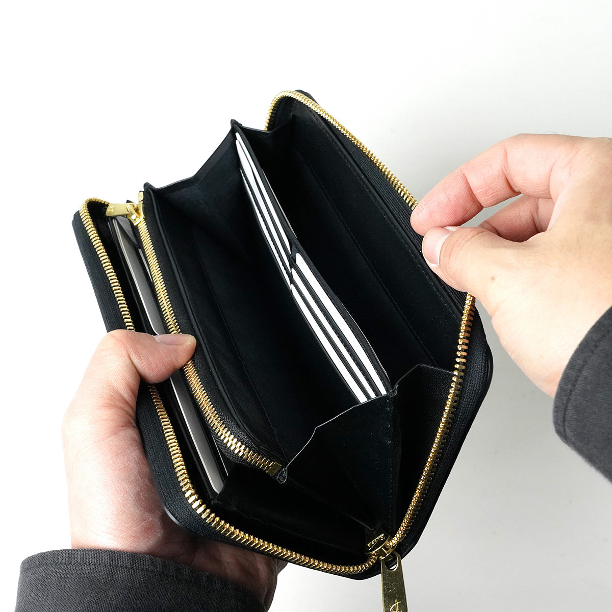 姫路 黒桟革 ラウンドファスナー 長財布 ZYS390