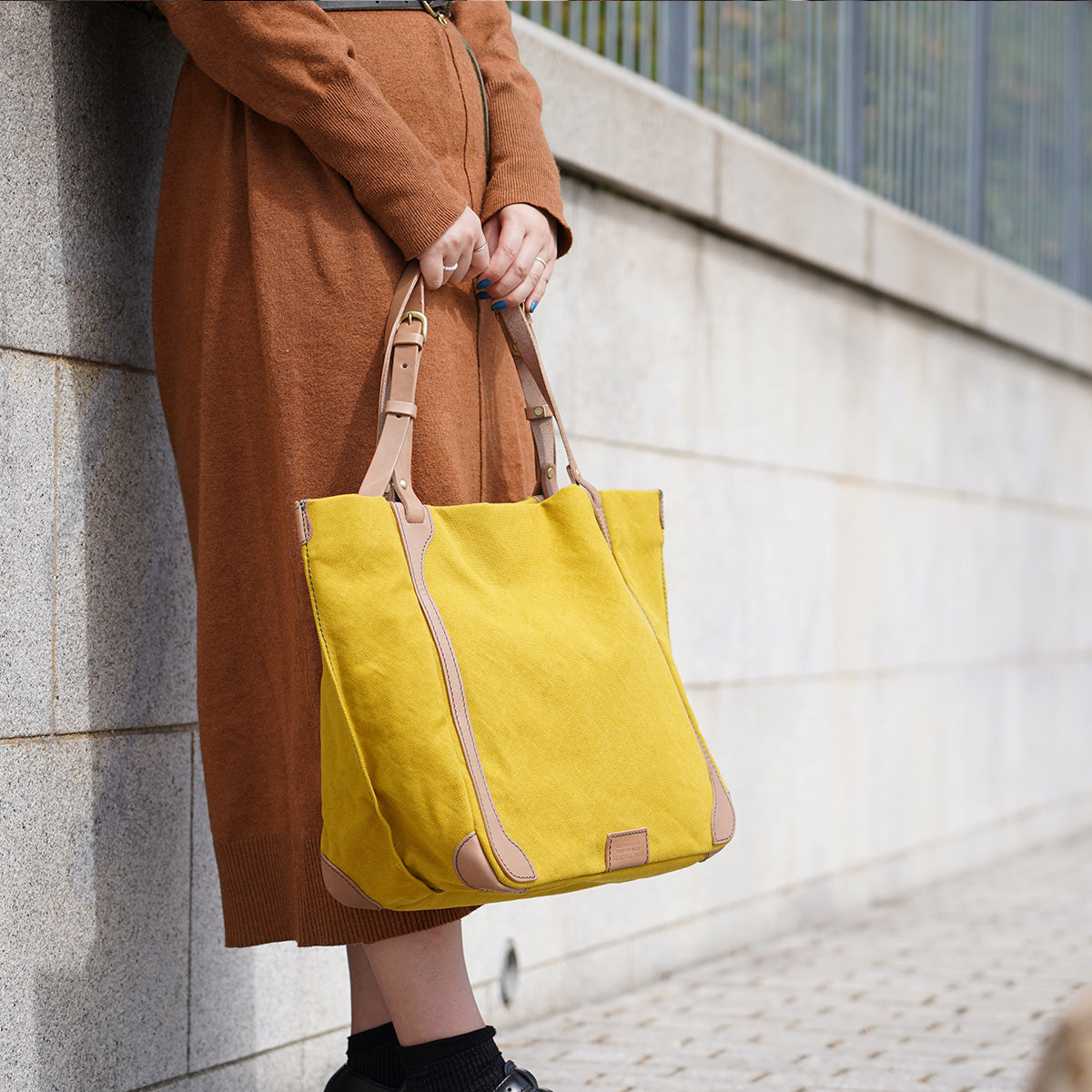 Waterproof Doorman Nomadoma Tote Bag (L) SMIC131