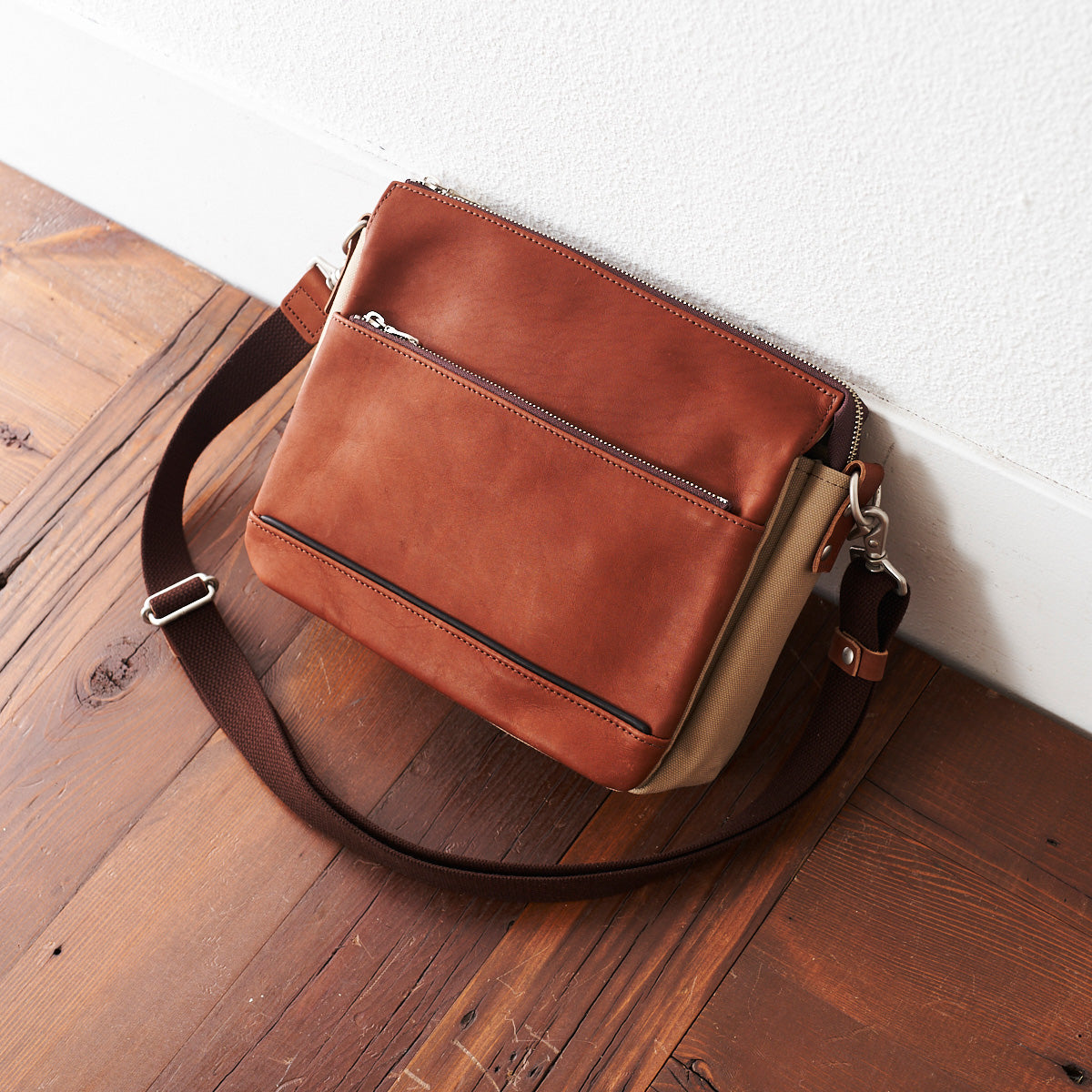 Glove Leather Shoulder Bag YNM200