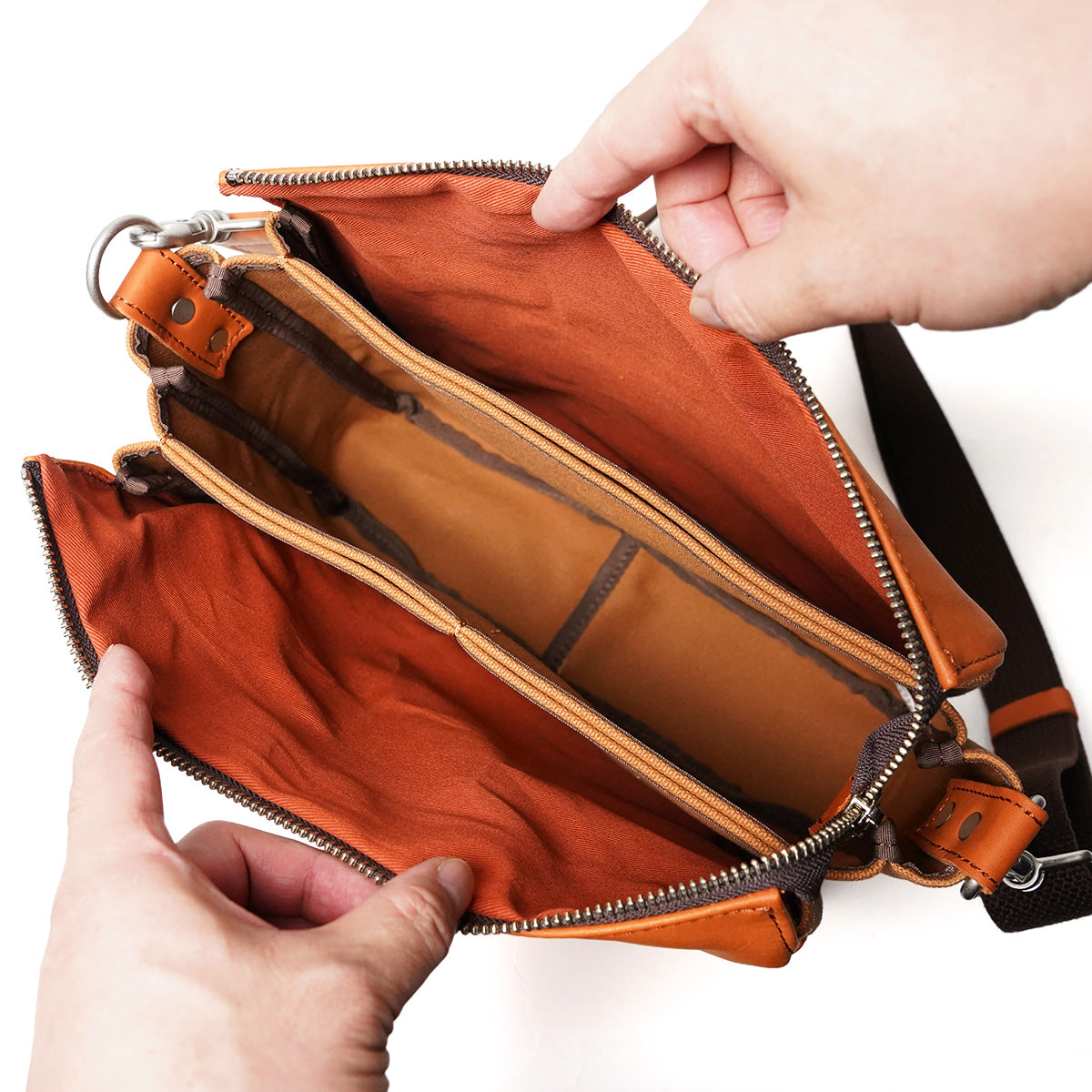 Glove Leather Shoulder Bag YNM200